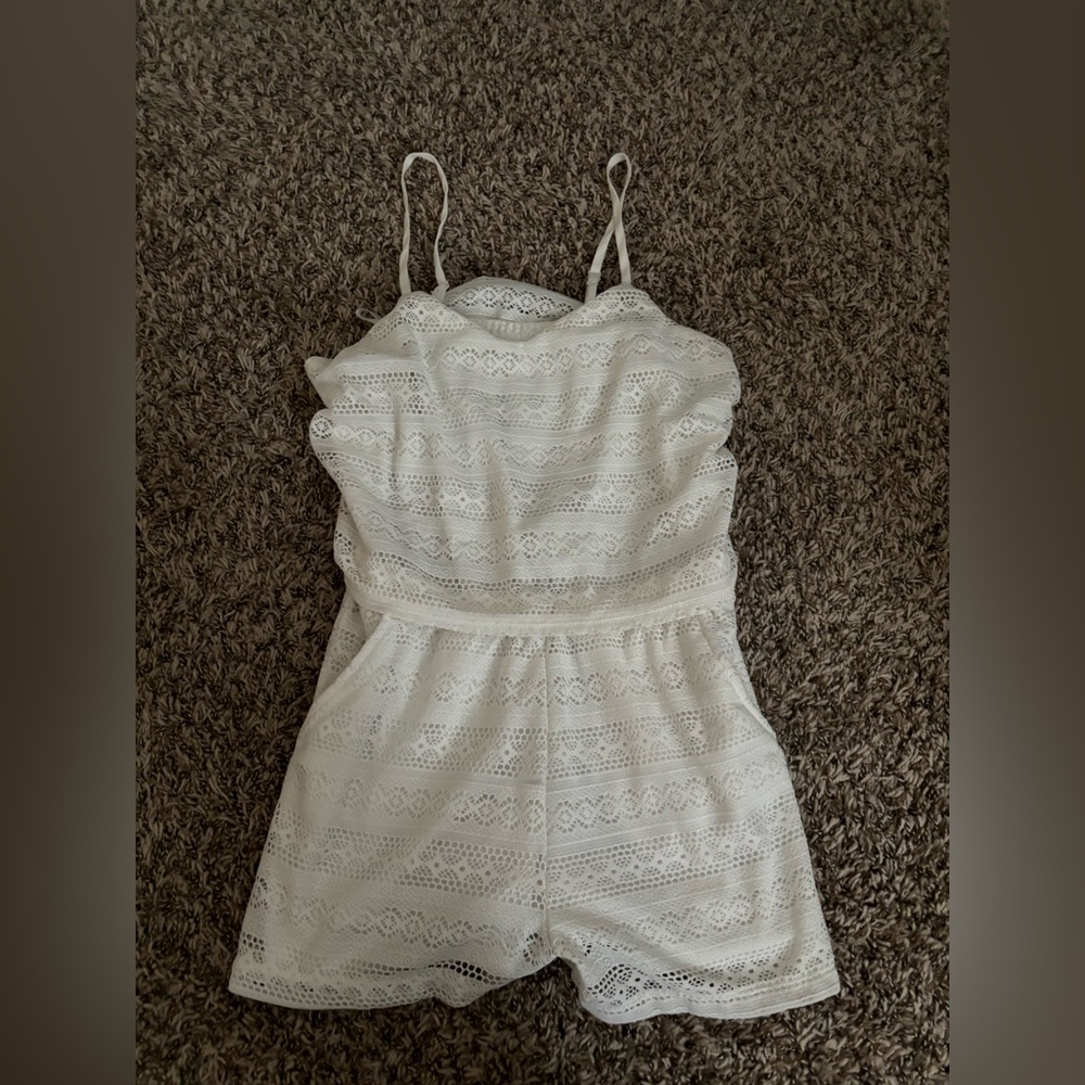 White romper with pockets
